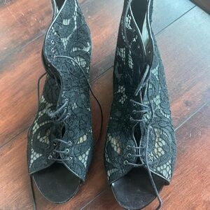 Givenchy lace-up lace botties, size 39